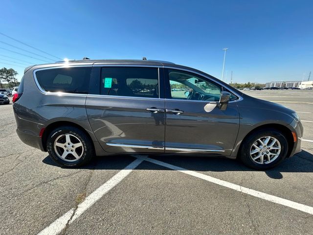 2020 Chrysler Pacifica Touring-L