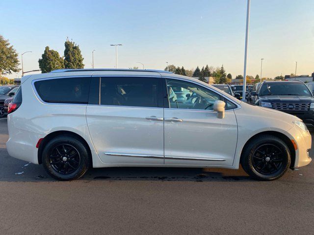 2020 Chrysler Pacifica Touring-L