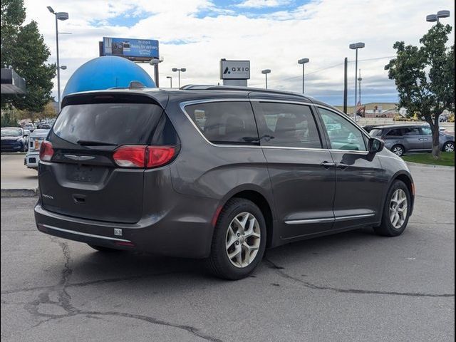 2020 Chrysler Pacifica Touring-L