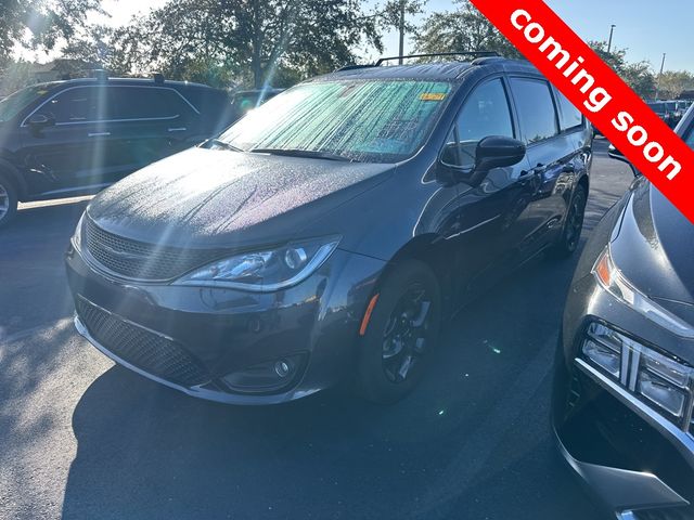 2020 Chrysler Pacifica Touring-L