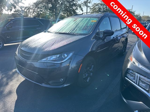 2020 Chrysler Pacifica Touring-L