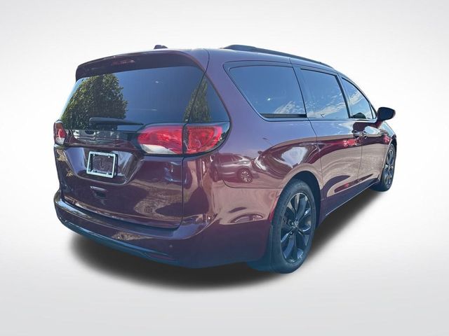 2020 Chrysler Pacifica Touring-L