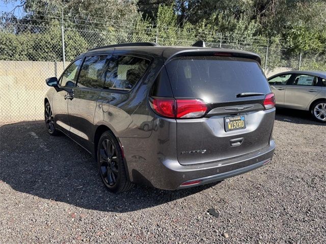 2020 Chrysler Pacifica Touring-L