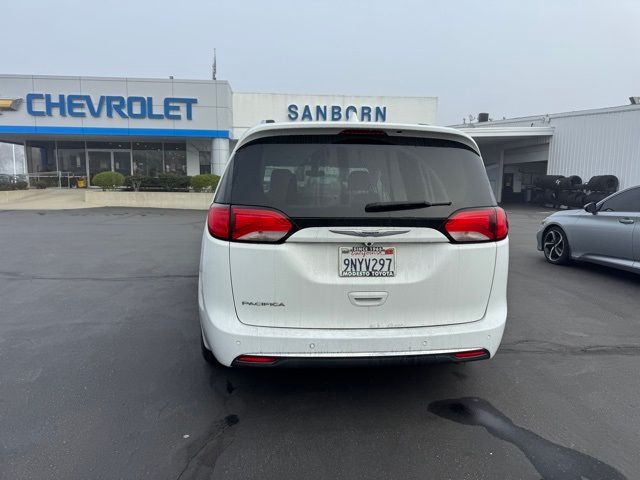 2020 Chrysler Pacifica Touring-L