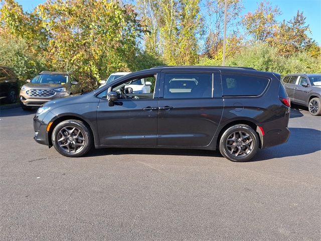 2020 Chrysler Pacifica Touring-L