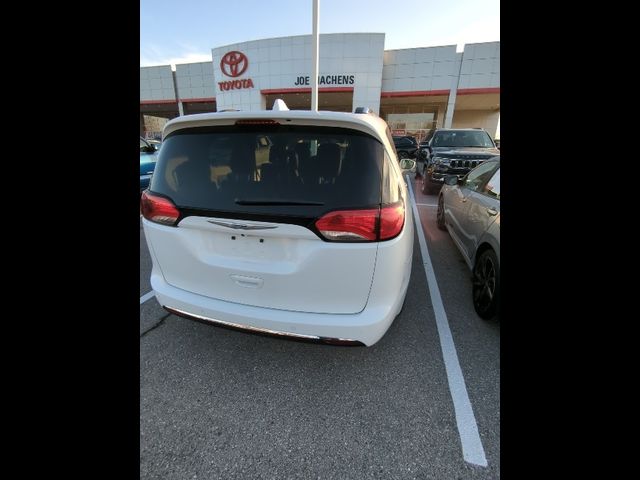 2020 Chrysler Pacifica Touring-L