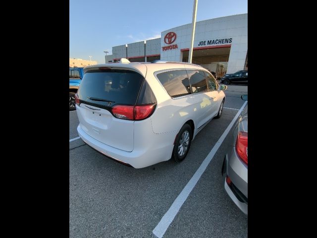 2020 Chrysler Pacifica Touring-L