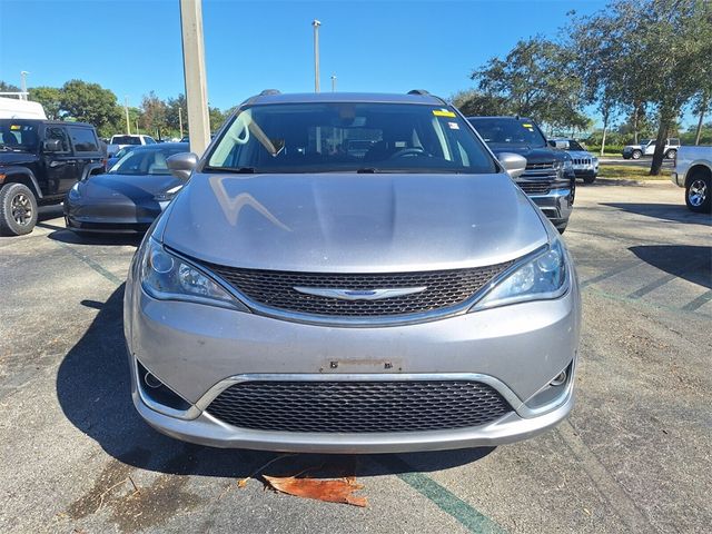 2020 Chrysler Pacifica Touring-L