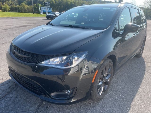 2020 Chrysler Pacifica Touring-L