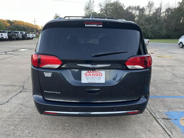 2020 Chrysler Pacifica Touring-L