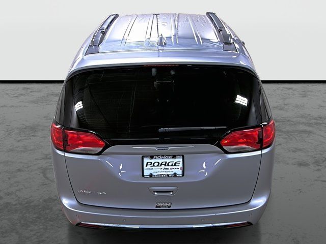 2020 Chrysler Pacifica Touring-L