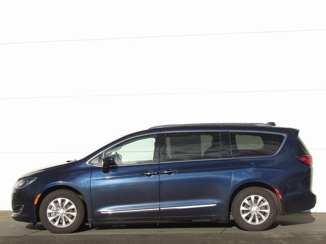 2020 Chrysler Pacifica Touring-L