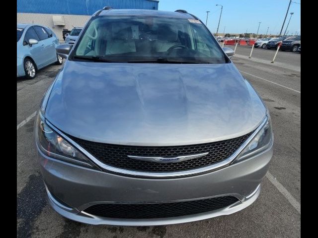 2020 Chrysler Pacifica Touring-L