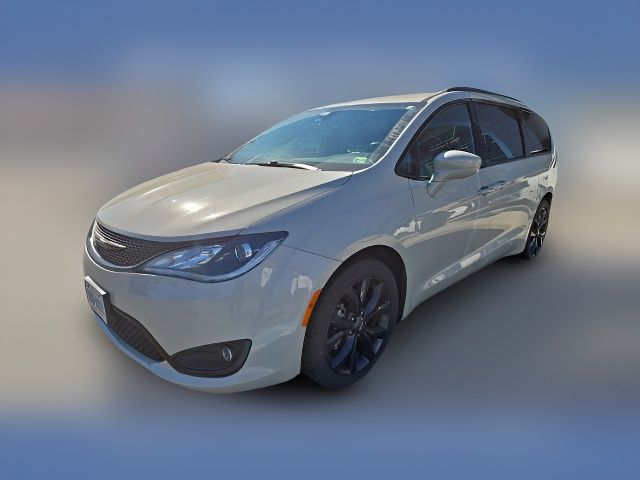 2020 Chrysler Pacifica Touring-L