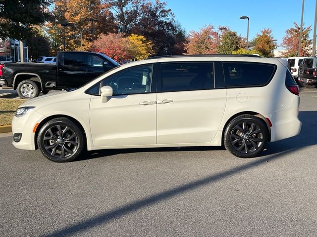 2020 Chrysler Pacifica Touring-L