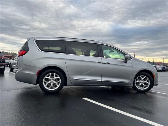 2020 Chrysler Pacifica Touring-L