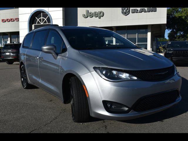 2020 Chrysler Pacifica Touring-L