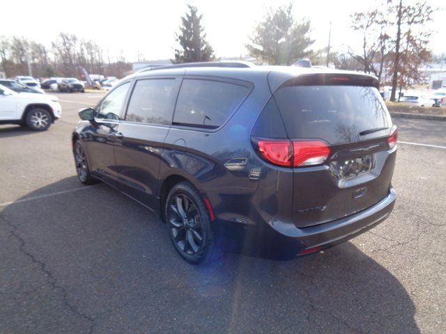 2020 Chrysler Pacifica Touring-L