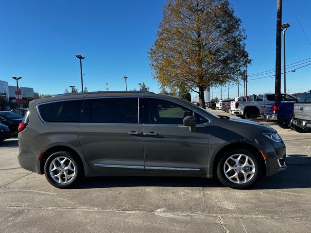 2020 Chrysler Pacifica Touring-L