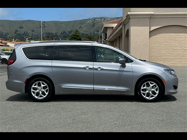 2020 Chrysler Pacifica Touring-L