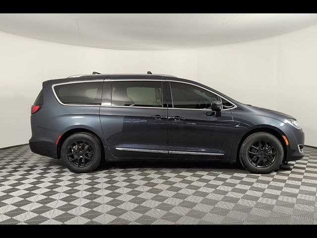 2020 Chrysler Pacifica Touring-L