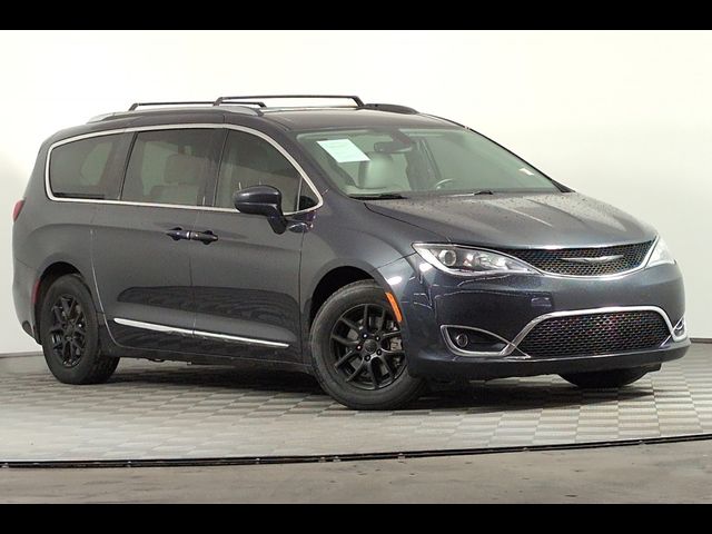 2020 Chrysler Pacifica Touring-L