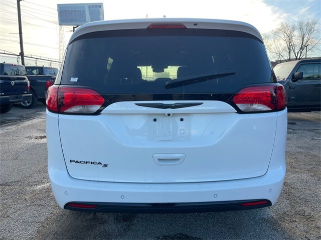 2020 Chrysler Pacifica Touring-L