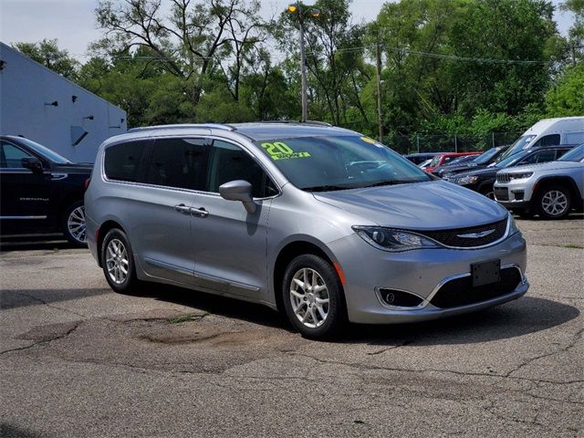 2020 Chrysler Pacifica Touring-L