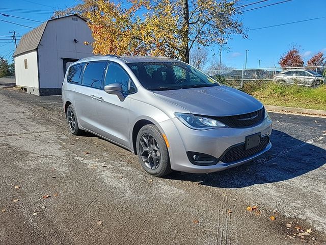 2020 Chrysler Pacifica Touring-L