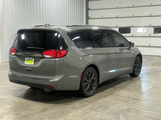 2020 Chrysler Pacifica Touring-L