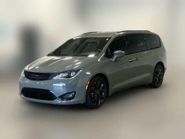 2020 Chrysler Pacifica Touring-L