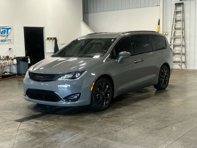 2020 Chrysler Pacifica Touring-L