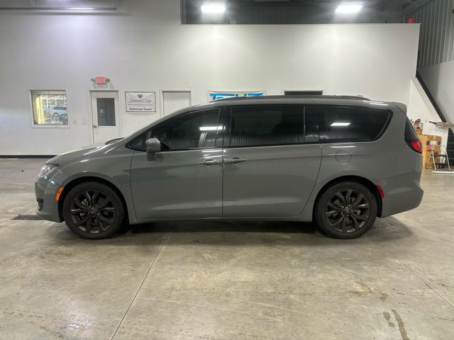 2020 Chrysler Pacifica Touring-L