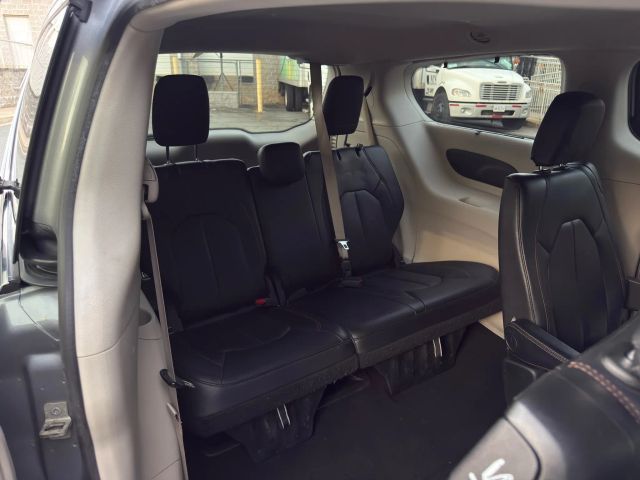 2020 Chrysler Pacifica Touring-L