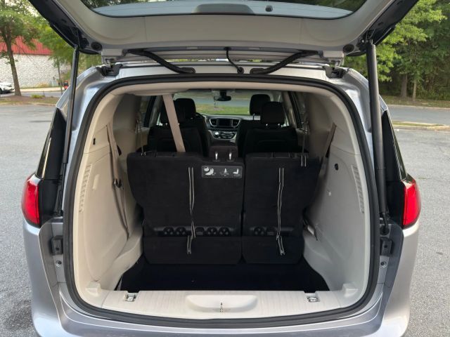 2020 Chrysler Pacifica Touring-L