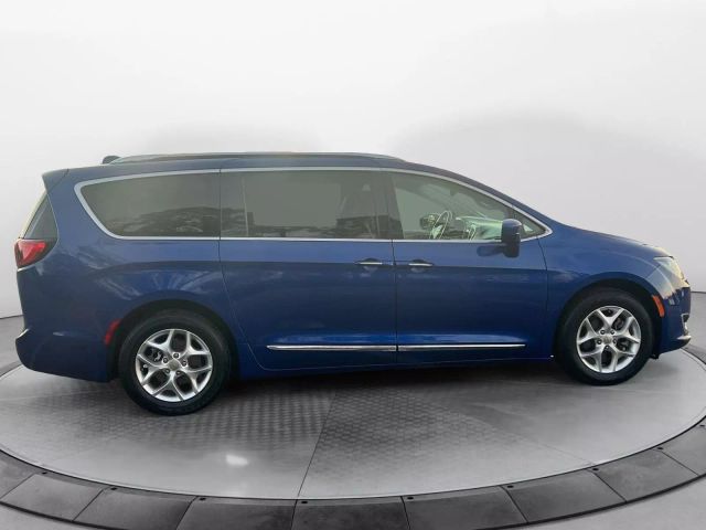 2020 Chrysler Pacifica Touring-L