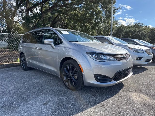 2020 Chrysler Pacifica Touring-L Plus