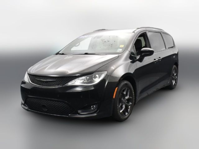 2020 Chrysler Pacifica Touring-L Plus