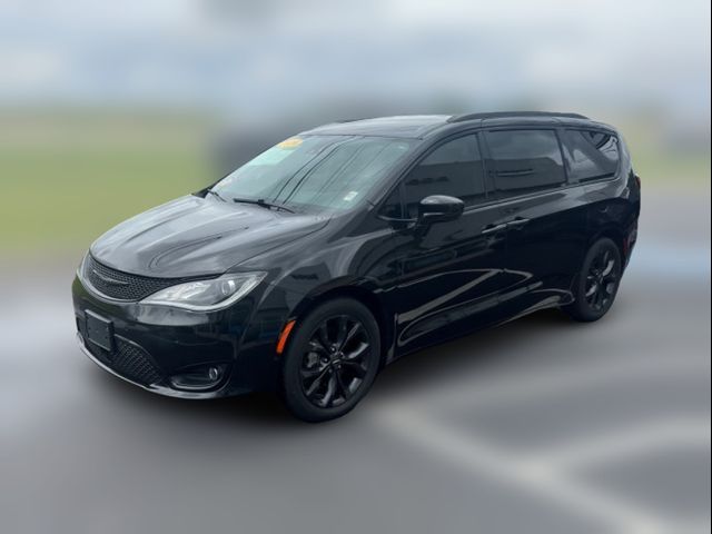 2020 Chrysler Pacifica Touring-L Plus