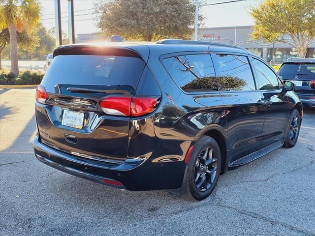 2020 Chrysler Pacifica Touring-L Plus