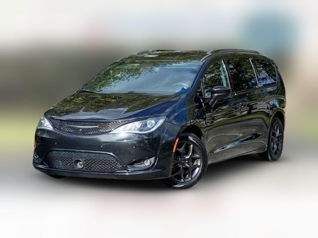 2020 Chrysler Pacifica Touring-L Plus