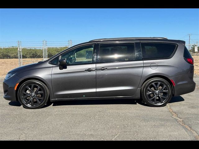 2020 Chrysler Pacifica Touring-L Plus