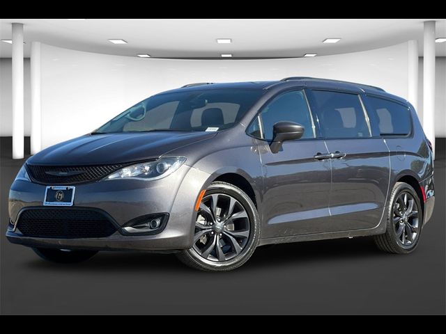 2020 Chrysler Pacifica Touring-L Plus