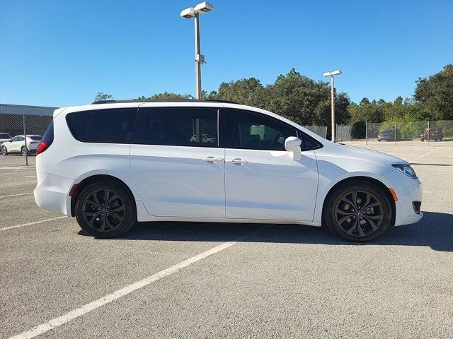 2020 Chrysler Pacifica Touring-L Plus