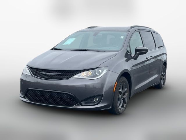 2020 Chrysler Pacifica Touring-L Plus