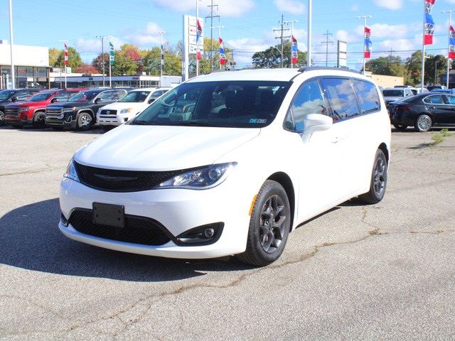 2020 Chrysler Pacifica Touring-L Plus