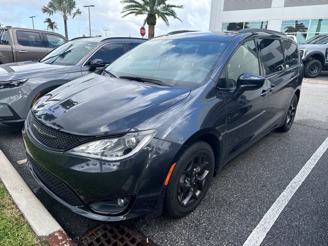 2020 Chrysler Pacifica Touring-L Plus