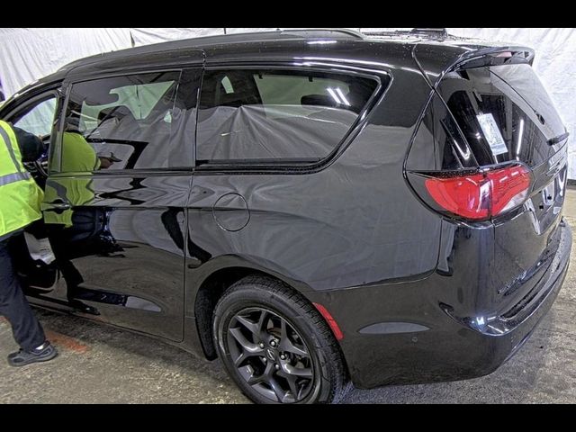 2020 Chrysler Pacifica Touring-L Plus