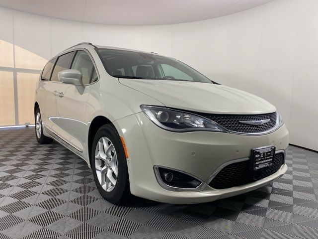 2020 Chrysler Pacifica Touring-L Plus