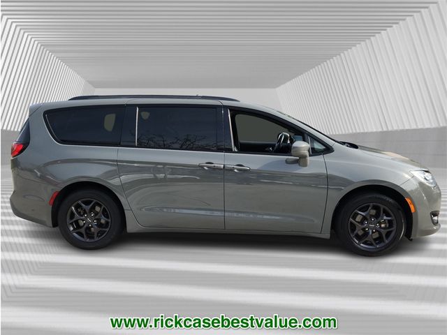 2020 Chrysler Pacifica Touring-L Plus